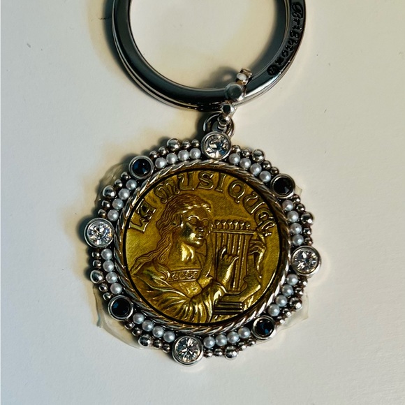 Brighton key holder. Inscribed. Embellished with small stones    Unisex - Picture 2 of 3